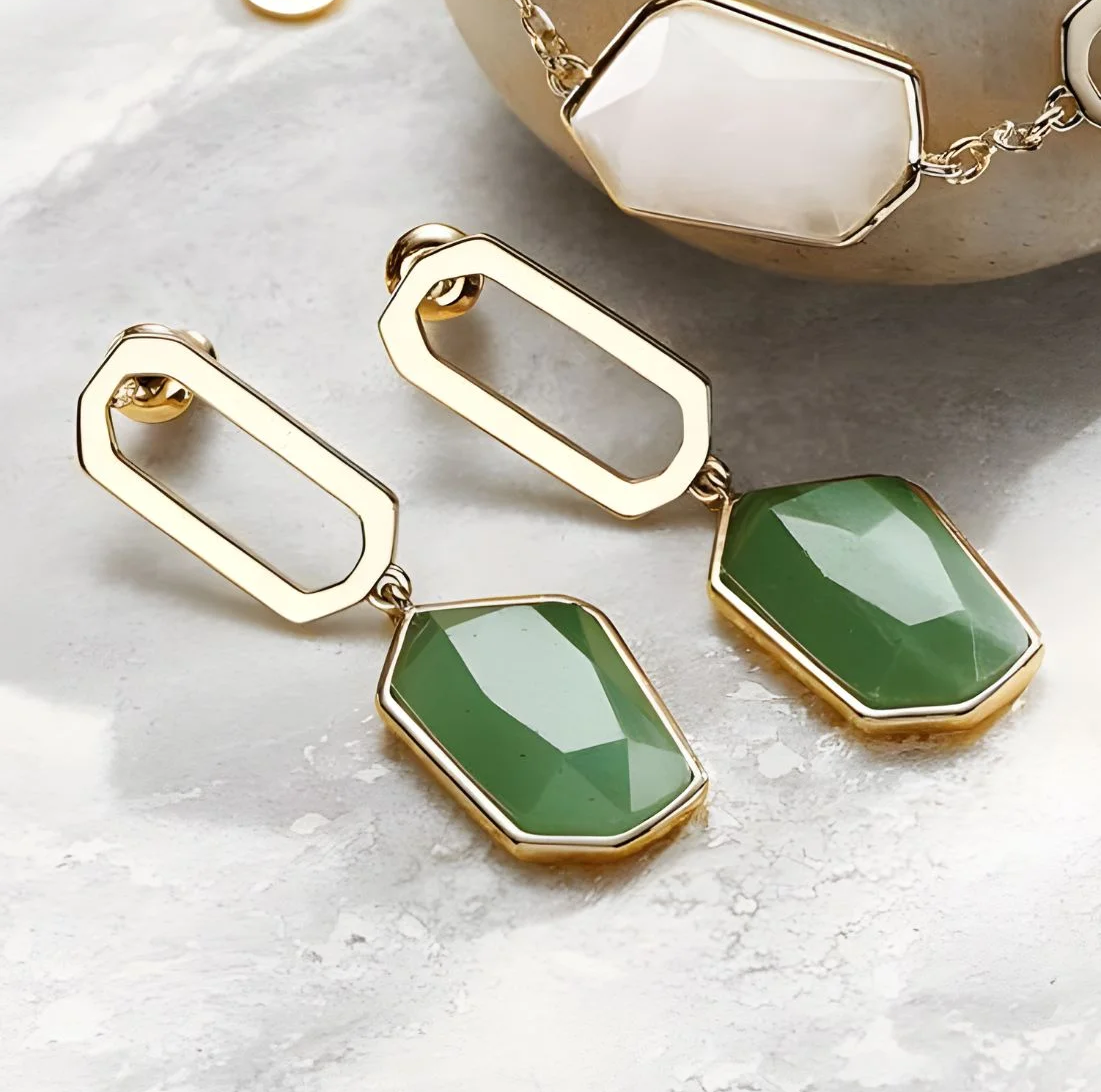 Boucles d’oreilles Empower Love | أقراط إمباور لوف