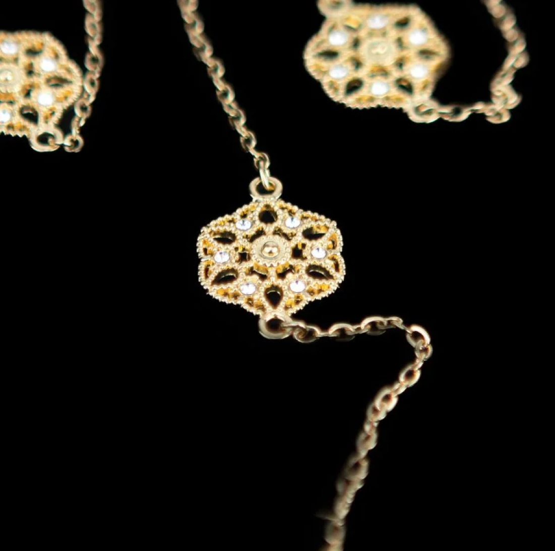 collier breeze cut out | قلادة بريز كت آوت