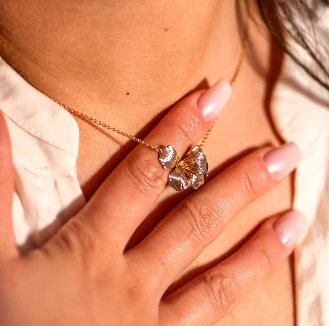 Collier Pansy Sodalite | قلادة بانسي بحجر الصودالايت