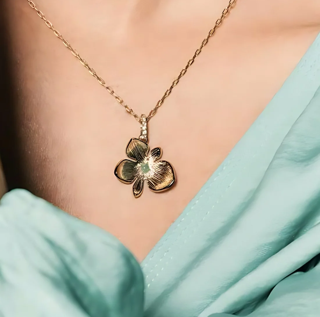 collier meadow aventurine | قلادة ميدو بحجر الأفنتورين