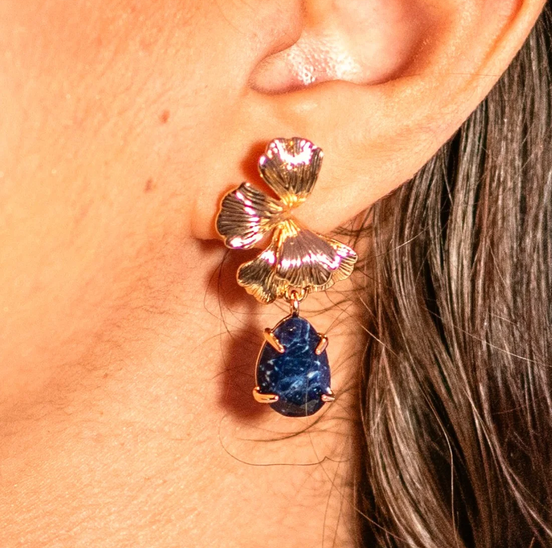 boucles d'oreille pansy sodalite | أقراط بانسي بحجر السوداليت
